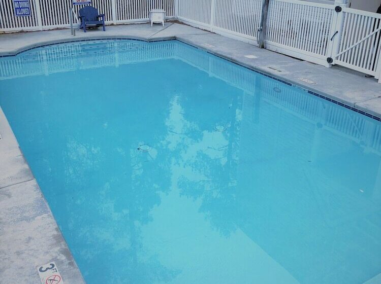 Microtel Inn & Suites By Wyndham Augusta/riverwatch