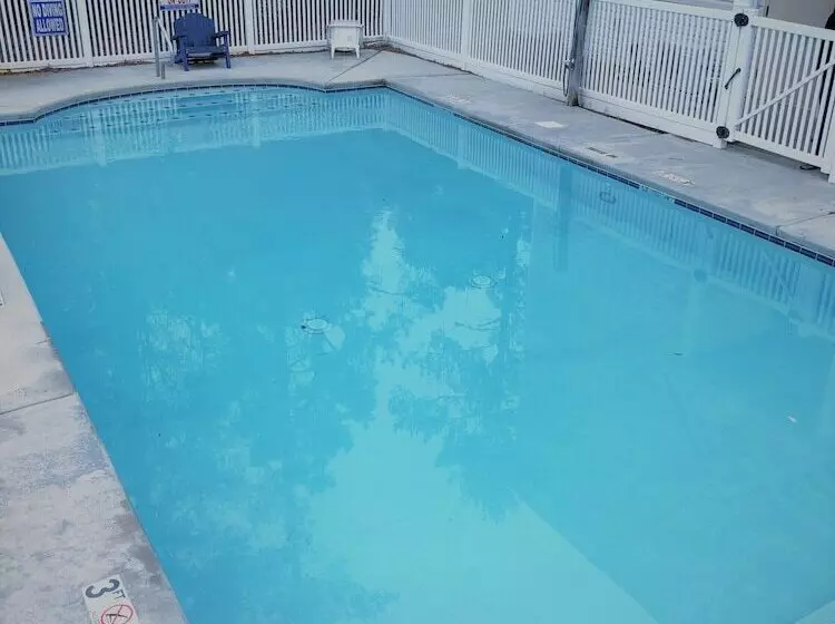 Microtel Inn & Suites By Wyndham Augusta/riverwatch