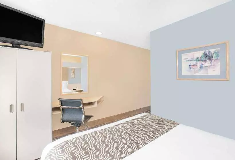 Microtel Inn And Suites Clear Lake