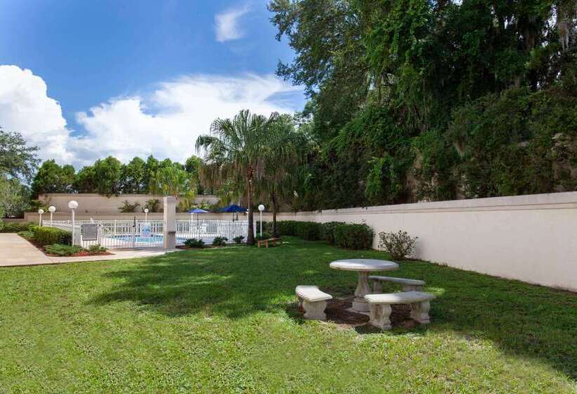 Microtel Inn And Suites By Wyndham Lady Lake/ The Villages