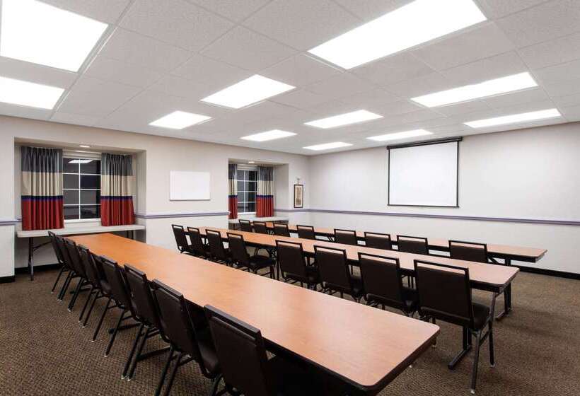 Microtel Inn And Suites By Wyndham Lady Lake/ The Villages