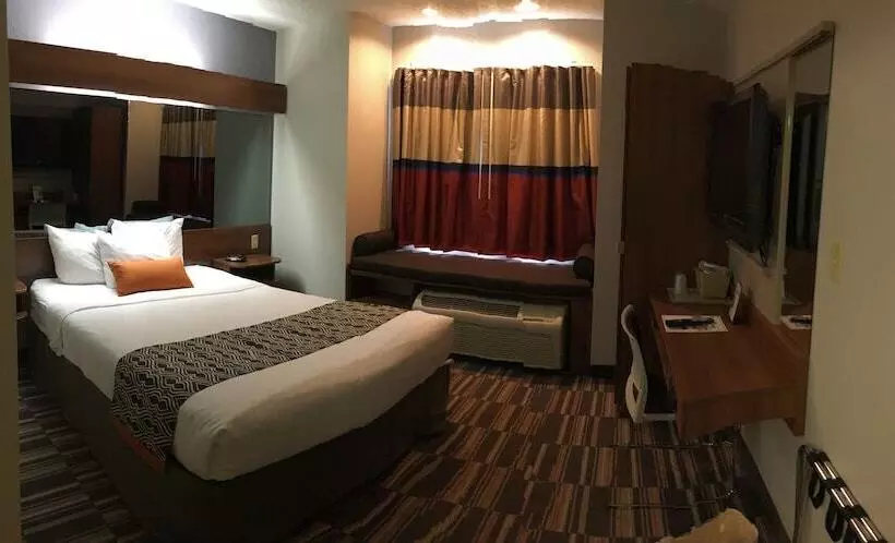 Microtel Inn & Suites By Wyndham Philadelphia Airport