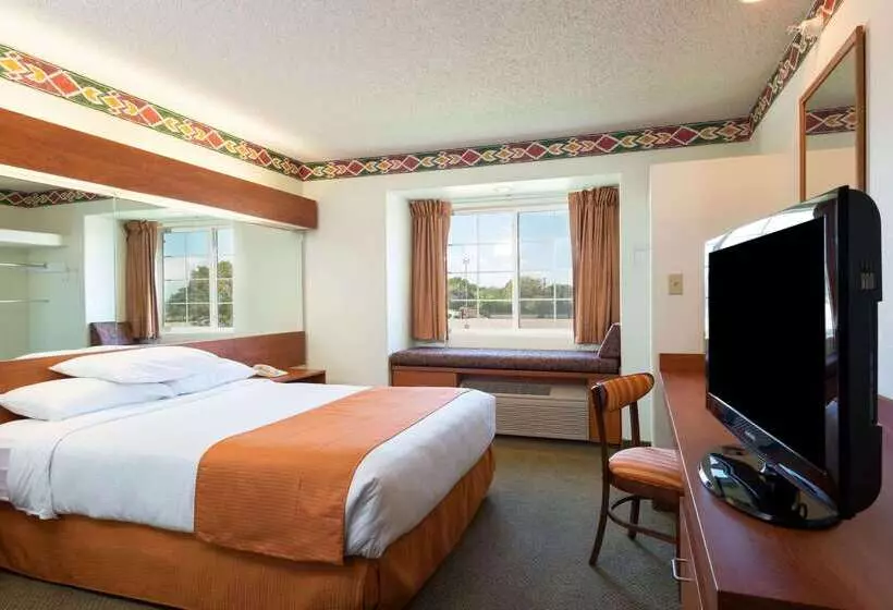 Microtel Inn And Suites Pueblo