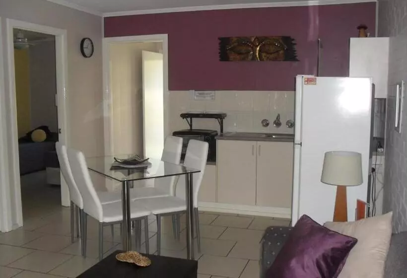 Beachlander Self Contained Holiday Apartments