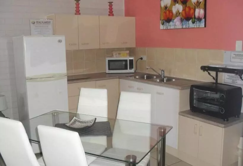 Beachlander Self Contained Holiday Apartments