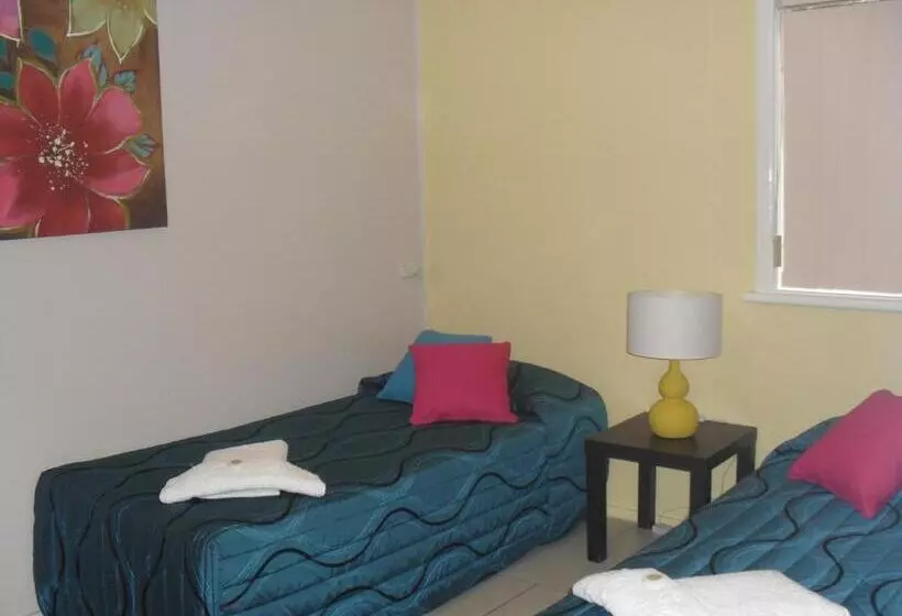 Beachlander Self Contained Holiday Apartments