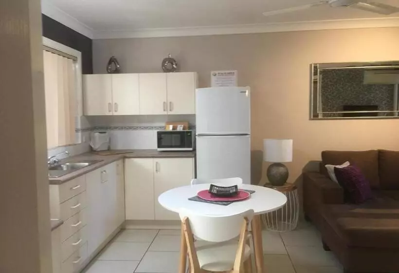 Beachlander Self Contained Holiday Apartments