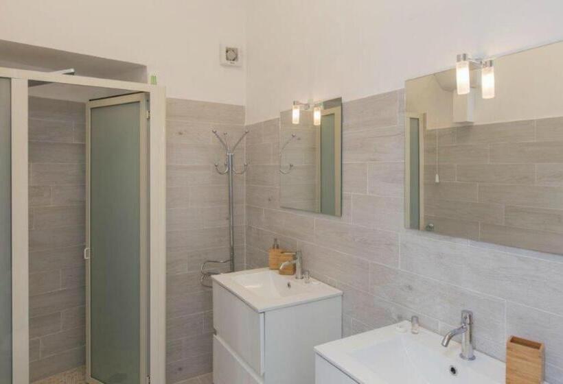 Bed and Breakfast Affittacamere Cecco Rooms