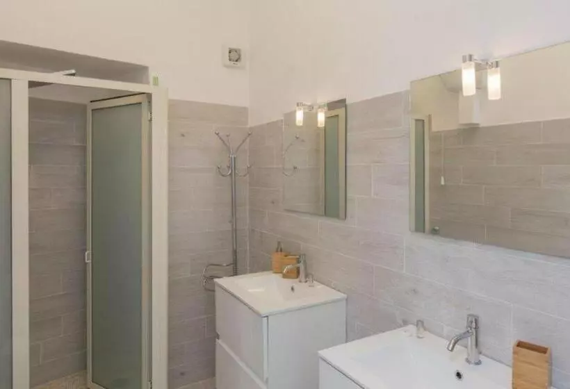 تختخواب و صبحانه Affittacamere Cecco Rooms