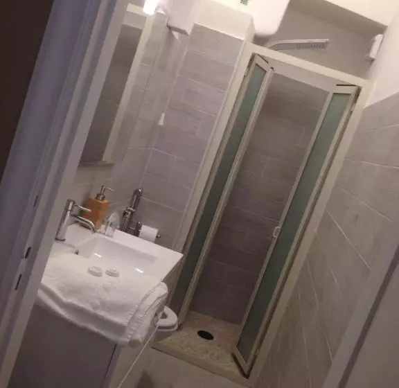 تختخواب و صبحانه Affittacamere Cecco Rooms