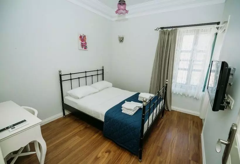 تختخواب و صبحانه Beyaz Kapi Boutique