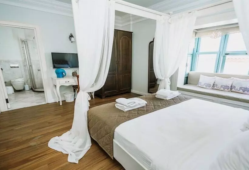 تختخواب و صبحانه Beyaz Kapi Boutique