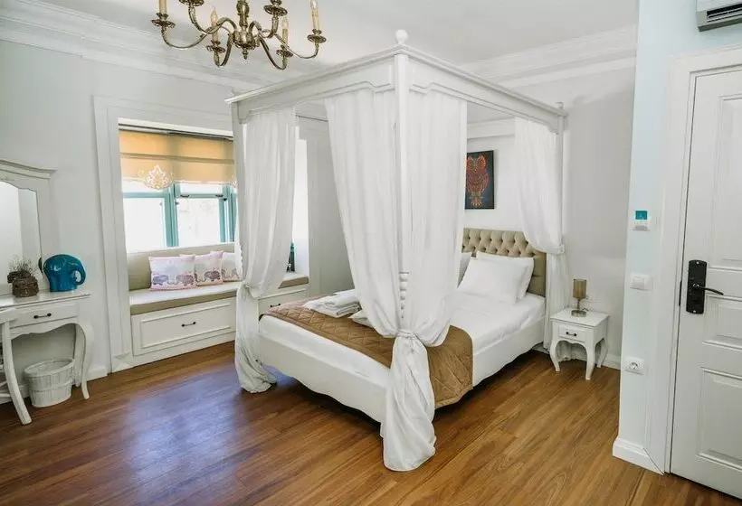 تختخواب و صبحانه Beyaz Kapi Boutique