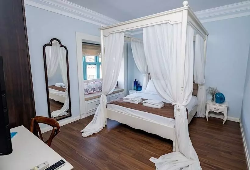 تختخواب و صبحانه Beyaz Kapi Boutique
