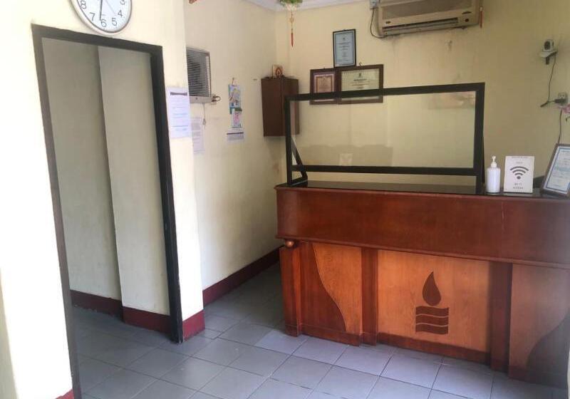 فندق Pelita Terang