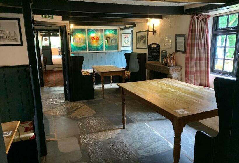 ホテル The Crown Inn