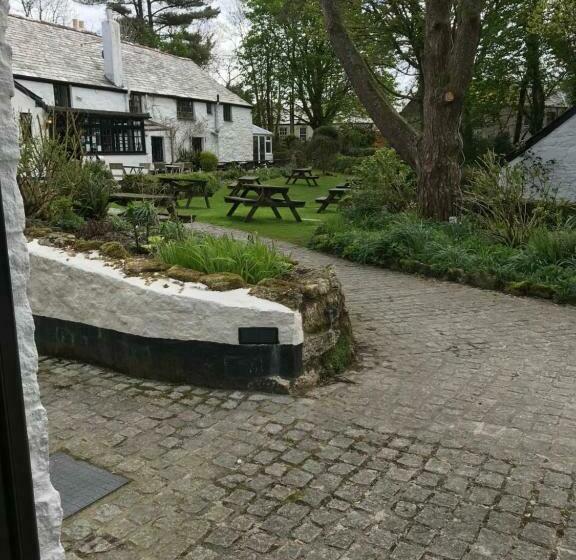 ホテル The Crown Inn