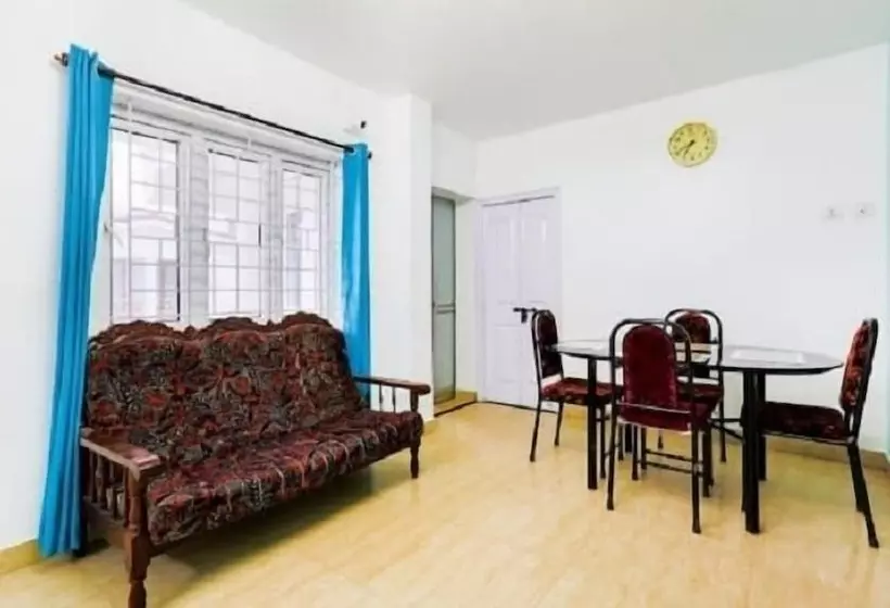 ホテル Wonder Hill Residency