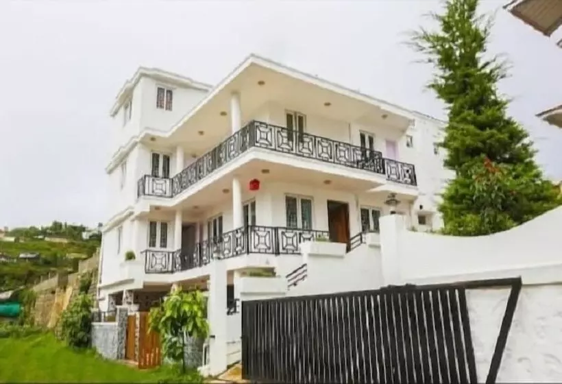 ホテル Wonder Hill Residency