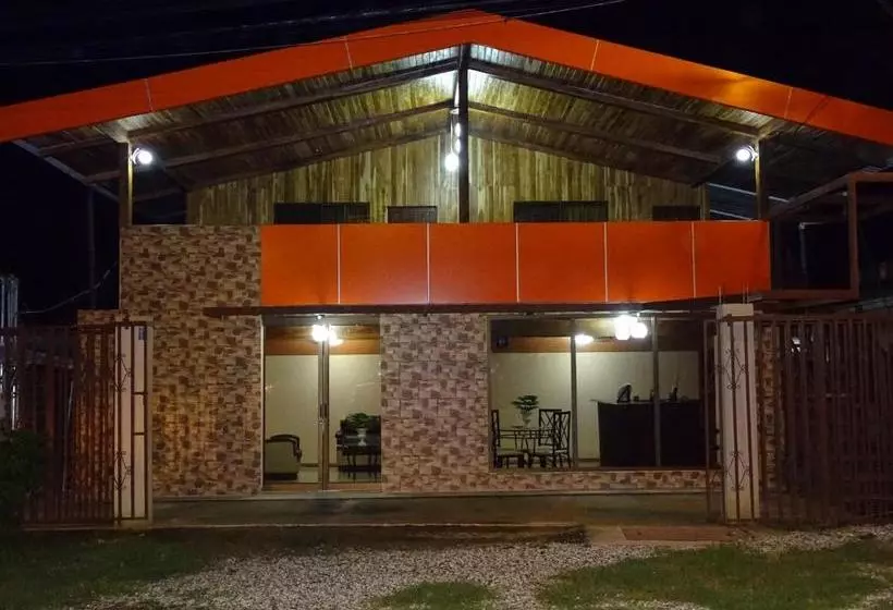 هتل Y Restaurante El Teca