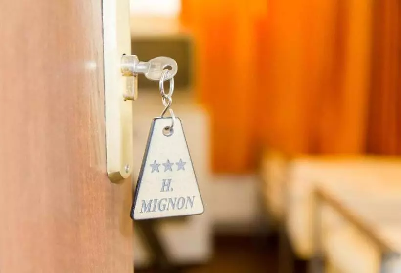 Majatalo Hostel Mignon Mamaia  Private Rooms With Free Parking