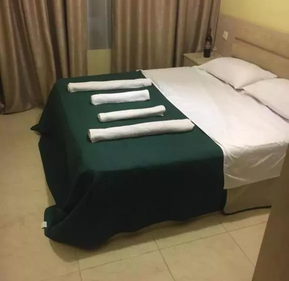 Aparthotel Family