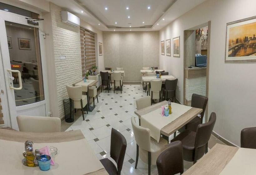 تختخواب و صبحانه Villa Maja