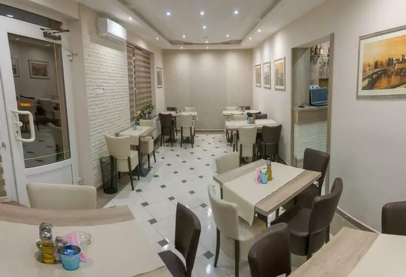 تختخواب و صبحانه Villa Maja