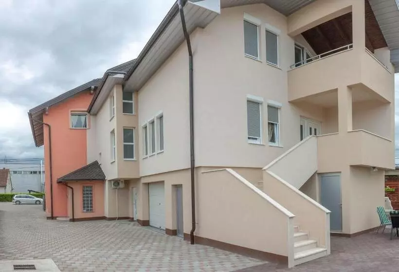 تختخواب و صبحانه Villa Maja