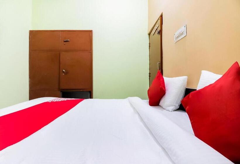 호텔 Oyo 66940 New Delhi Grand