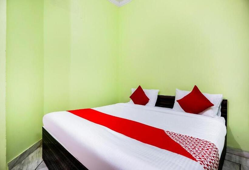 호텔 Oyo 66940 New Delhi Grand