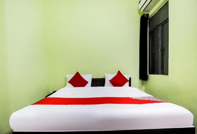 호텔 Oyo 66940 New Delhi Grand