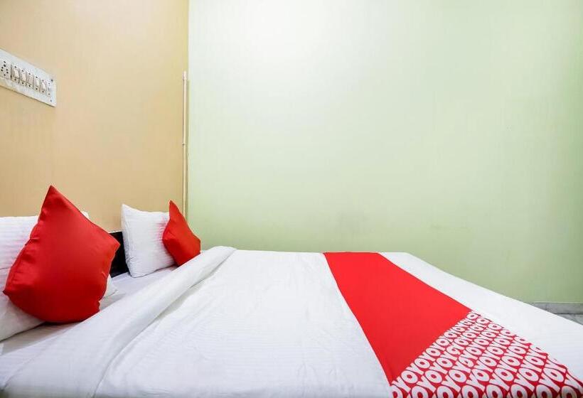 호텔 Oyo 66940 New Delhi Grand