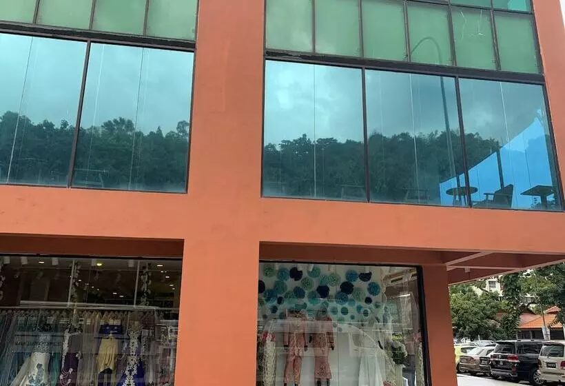 ホテル Spot On 89900 Jesselton Capsule Inn