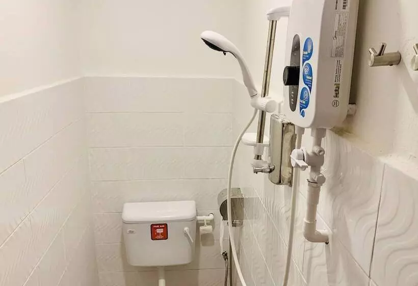 ホテル Spot On 89900 Jesselton Capsule Inn