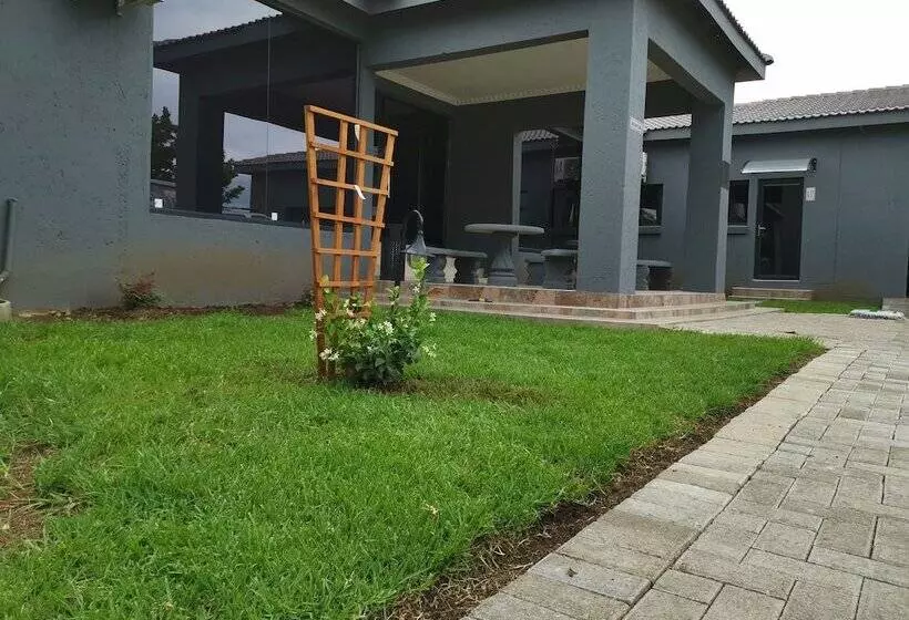 Majatalo Green Olive Panorama