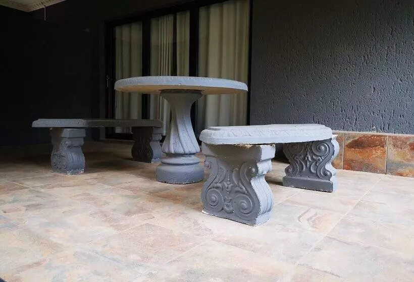 Majatalo Green Olive Panorama