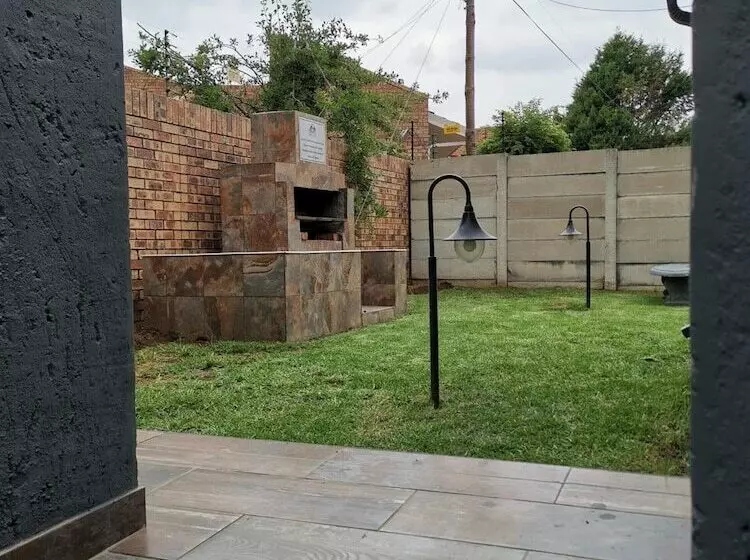 Majatalo Green Olive Panorama