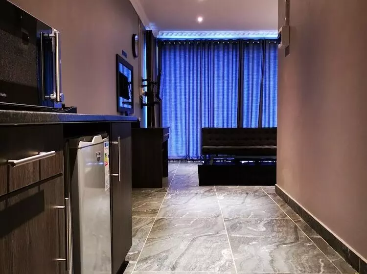 Majatalo Green Olive Panorama