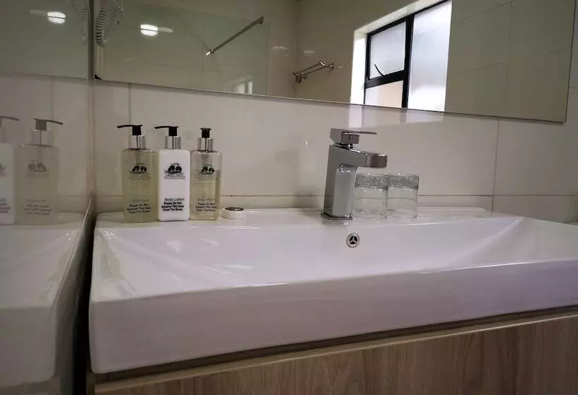 Majatalo Green Olive Panorama