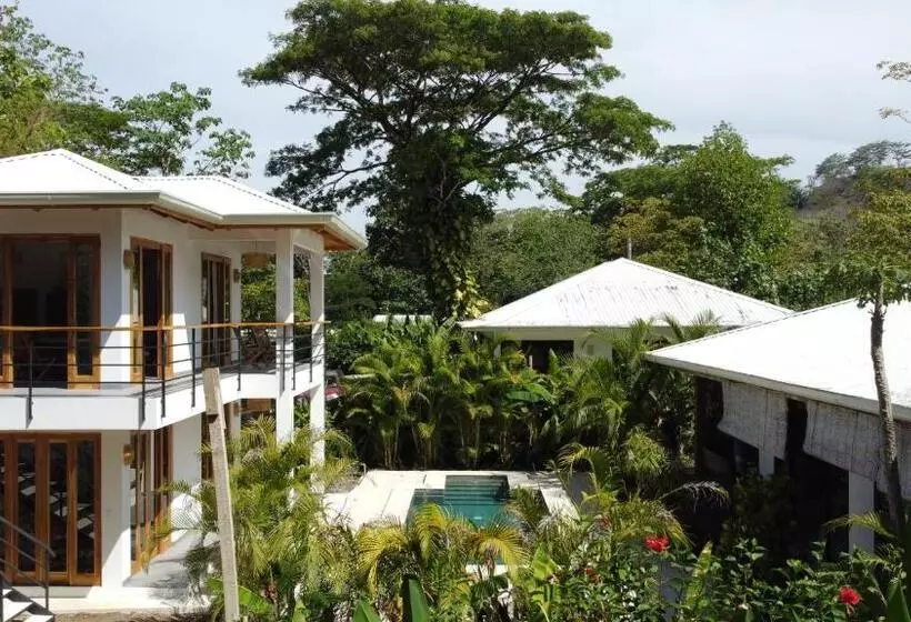 Majatalo Lapislazuli House & Flats With Shared Pool