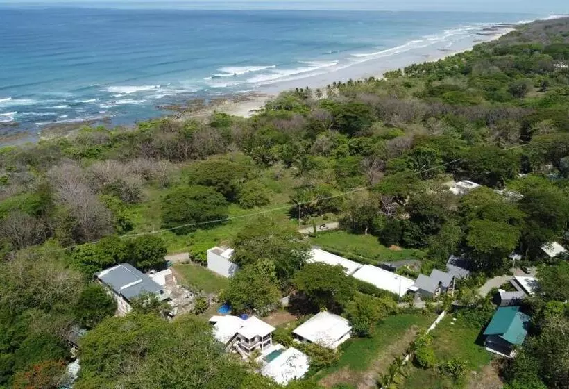 Majatalo Lapislazuli House & Flats With Shared Pool