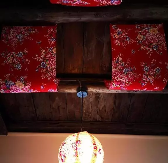 پانسیون Qu Hi Home Stay