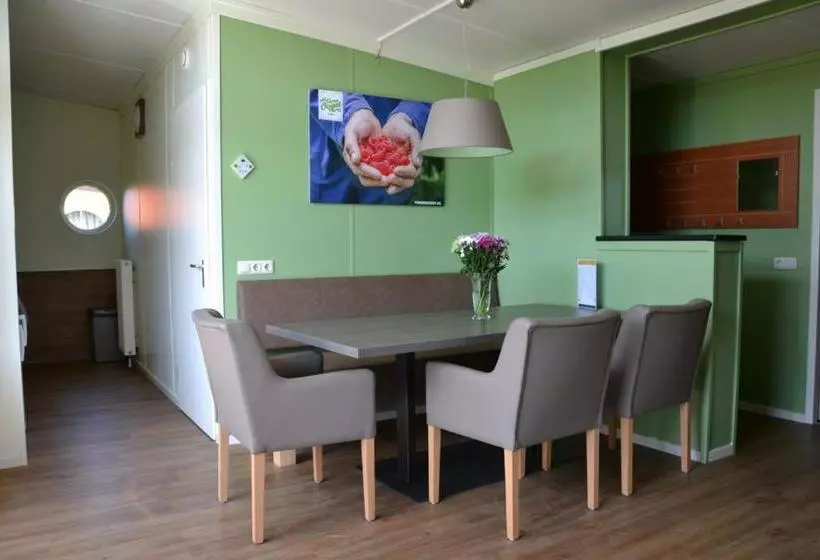 Lomakeskus Bungalow 14 Personen