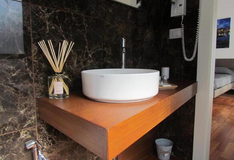 تختخواب و صبحانه Room 56   Le Dimore