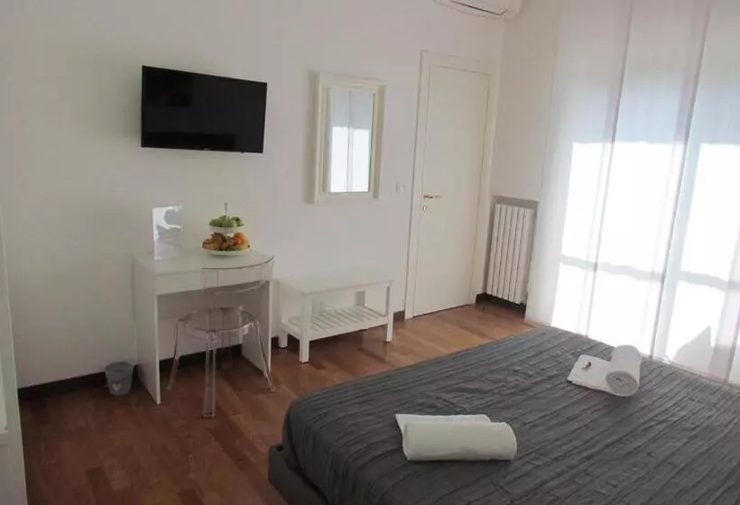 تختخواب و صبحانه Room 56   Le Dimore