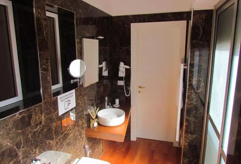 تختخواب و صبحانه Room 56   Le Dimore