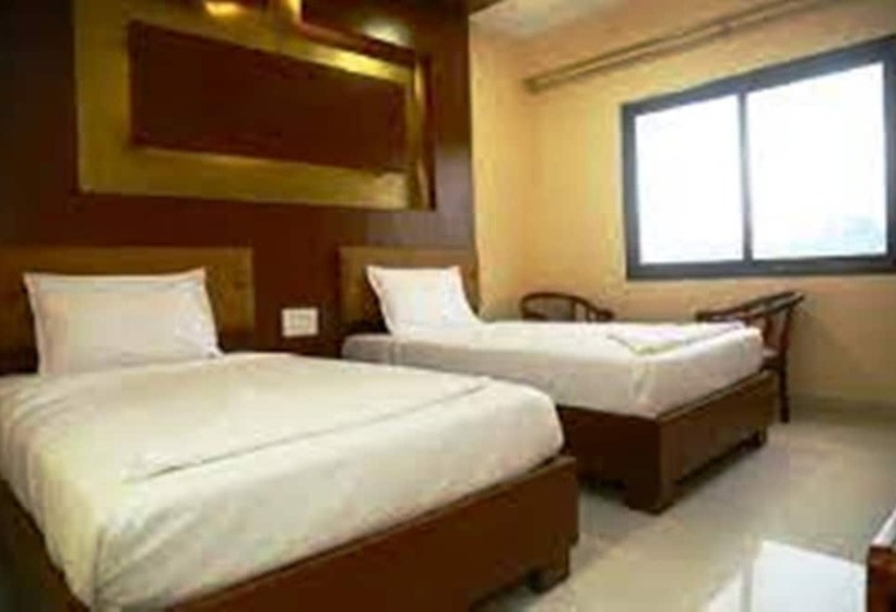 Отель Balaje Residency