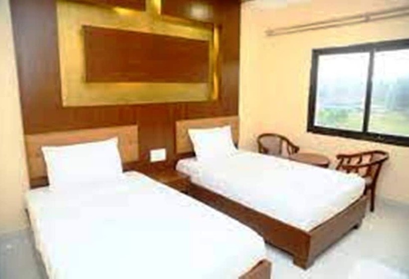 Отель Balaje Residency