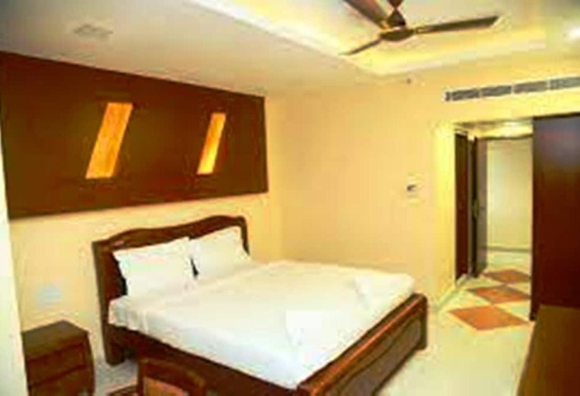 Отель Balaje Residency